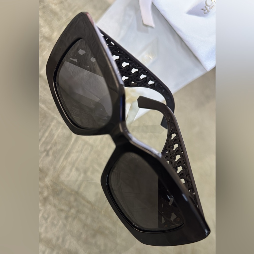 Dior Black Oversized Sunglasses with Geometric Cutout - Picture 6 of 9